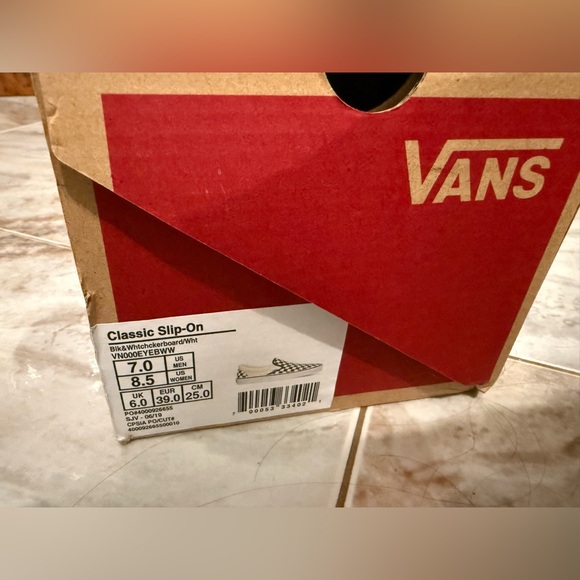 Vans - Picture 2 of 2